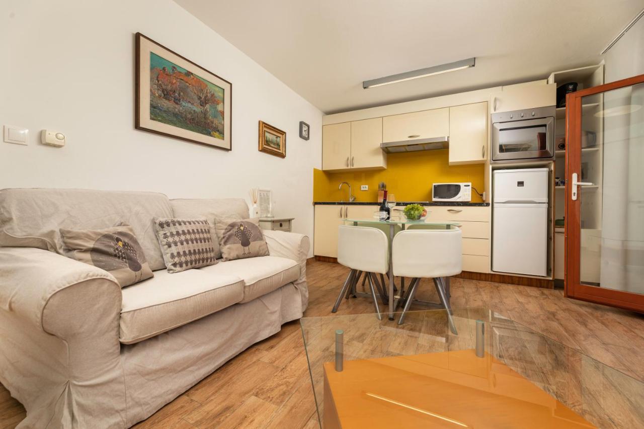 Apartments Ana Malinska Zewnętrze zdjęcie