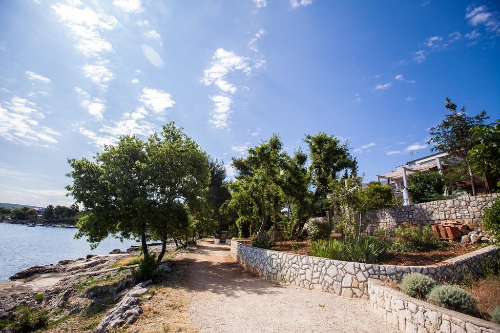 Apartments Ana Malinska Zewnętrze zdjęcie