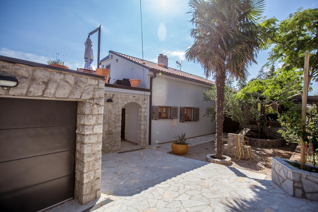 Apartments Ana Malinska Zewnętrze zdjęcie